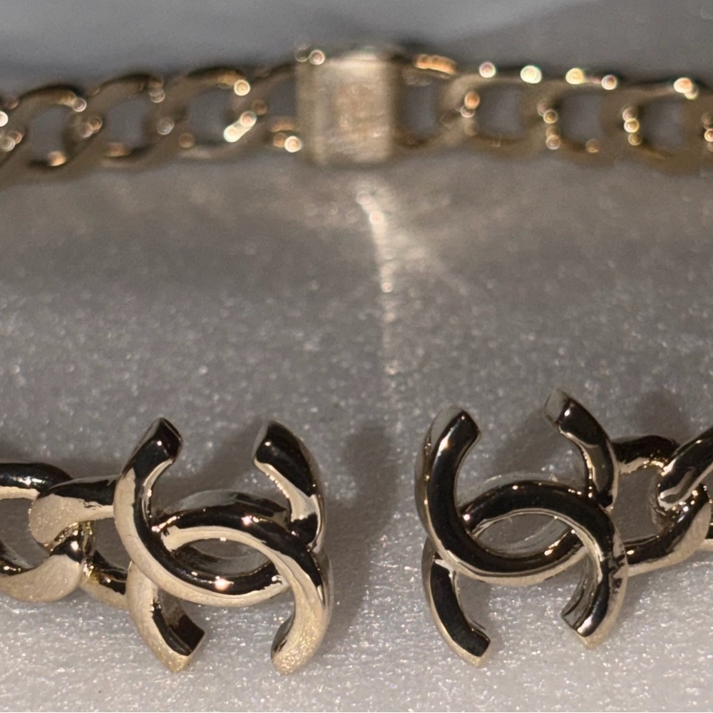 CHANEL open interlocking CC gold tone Metal Choker necklace - Picture 2 of 8